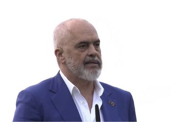 Rama me urgjencë në spital, futet në operacion