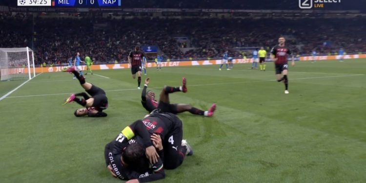 VIDEO/ Shpërthen “San Siro”, Bennacer ndëshkon Napolin