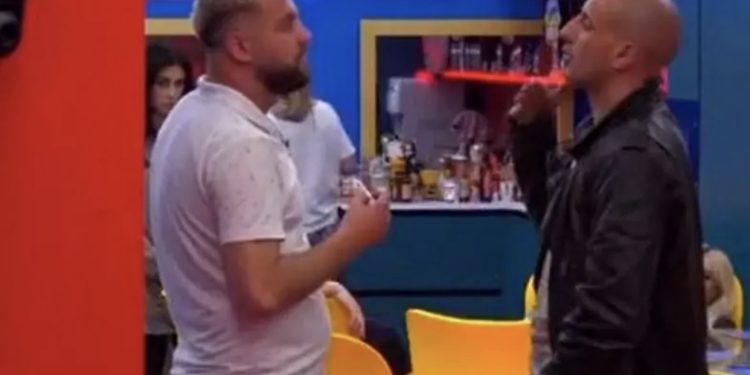 Luizi: Kishte lezet ta kishe përballë Oltën! Kristi: Servile e jotja ishte!