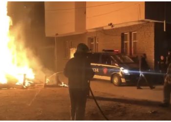 Sherr dhe dajak! Dhëndri i rreh dhe u vendos zjarrin dy shtëpive në Vlorë