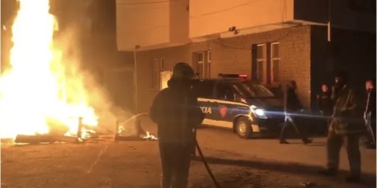 Sherr dhe dajak! Dhëndri i rreh dhe u vendos zjarrin dy shtëpive në Vlorë