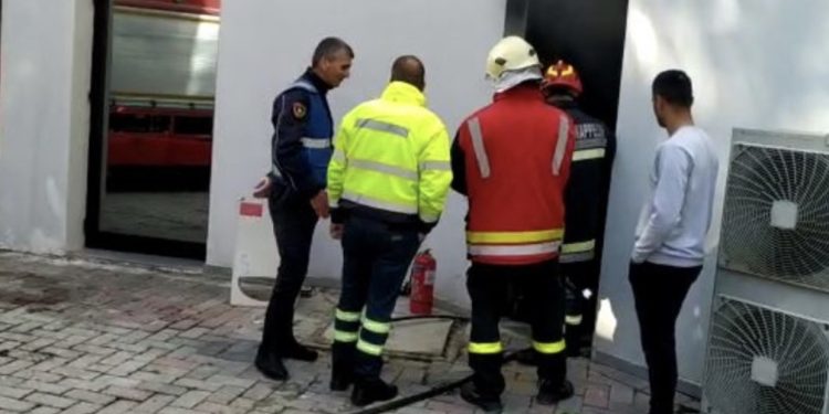 Digjet gabina elektrike në Vlorë