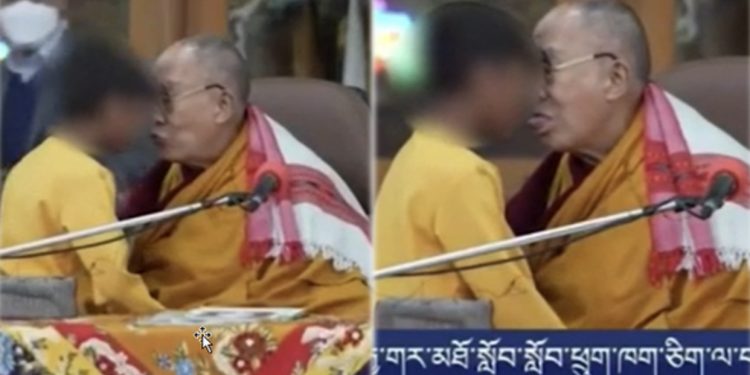 Po bën xhiron e rrjetit, ja videoja e turpshme e Dalai Lamës me një djalë të vogël: Më thith gjuhën