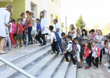 Alarmi i arsimit bazë, më pak nxënës po regjistrohen në shkolla