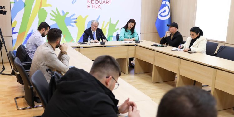 Berisha: Starti i jashtëzakonshëm i fushatës flet për një rikthim të paprecedent të Sali Berishës dhe PD-së