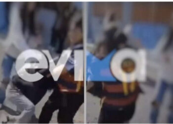 VIDEO/ Pamje të rënda/ Sherr për një djalë mes adoleshenteve, njëra bie pa ndjenja në tokë