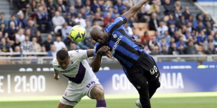 VIDEO/ Interi pëson humbjen e tretë radhazi në kampionat, e ndëshkon një ish-milanist