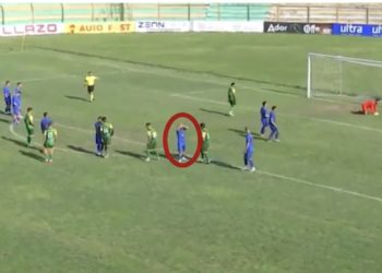 VIDEO/ Pamje që kanë pushtuar rrjetin, lojtari i DINAMOS mërzitet kur LUSHNJA humb penalltinë