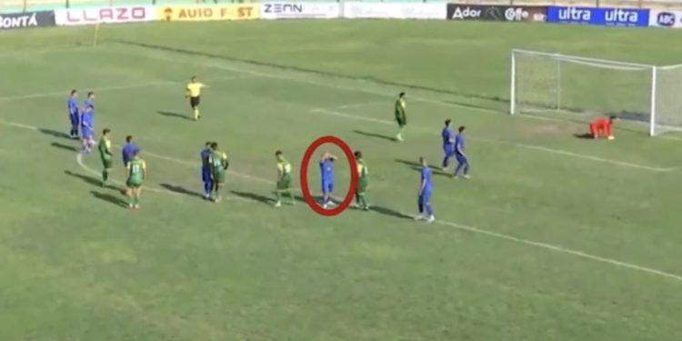 VIDEO/ Pamje që kanë pushtuar rrjetin, lojtari i DINAMOS mërzitet kur LUSHNJA humb penalltinë