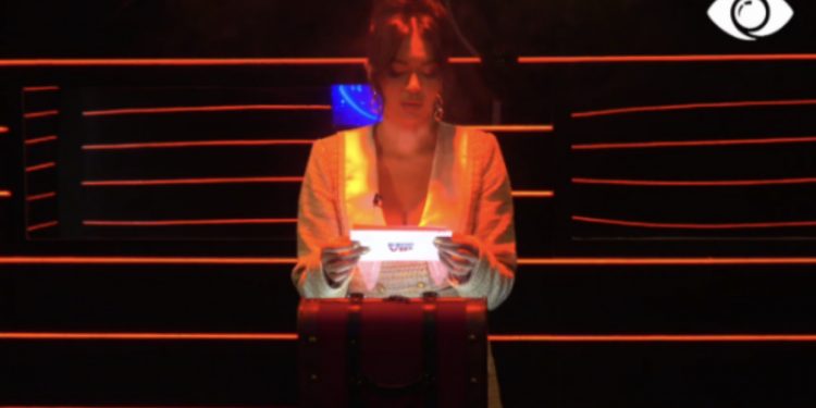 Çfarë kishte në “Kutinë e Pandorës” për Efin?