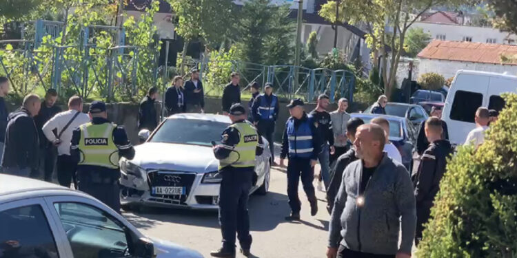 Aksident tragjik në Tiranë! Kamioni i merr jetën të riut