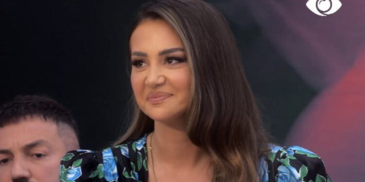 “Fama të kthen gërhitjen në klarinetë”, Arbri dhe Zhaklina fyejnë Kiarën