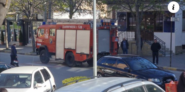 FOTO-VIDEO/ Shpërthim i fuqishëm në Pogradec, “fluturojnë” dritaret