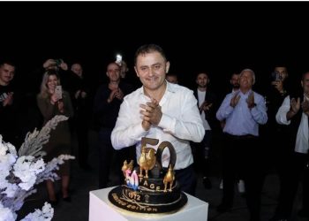 VIDEO/ U vra në Shëngjin, Ardian Nikulaj pak muaj më parë festoi 50-vjetorin!