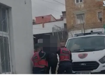 VIDEO/ Parandalohet ngjarja kriminale në Gramsh, në pranga tre shtetas