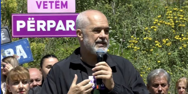 VIDEO/ E di mirë që nuk e fiton dot Shkodrën, Rama godet shkodranët nga Gjirokastra: Janë të verbër