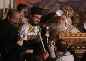 Sot festohet Pashka, besimtarët ortodoksë pritën në mesnatë ngjalljen e Krishtit