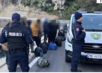 VIDEO/ Transportonin emigrantë kundrejt pagesës, arrestohen 4 shkodranët në Vlorë