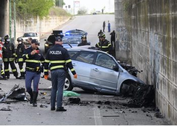 Makinë bëhet “fije fije”! Vdes tragjikisht 20-vjeçari