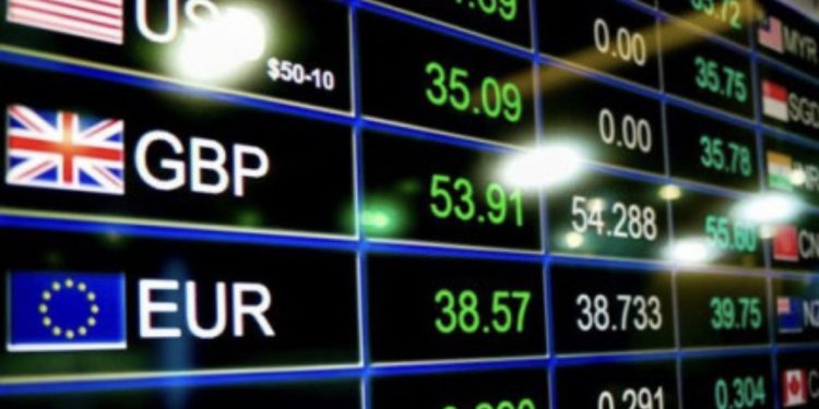 KËMBIMI VALUTOR: Me sa blihen e shiten monedhat e huaja sot!