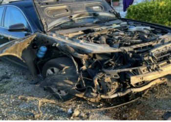 FOTO/ Shikoni se si është shkatërruar “AUDI” i kreut të Rithemelimit në Vaun e Dejës!