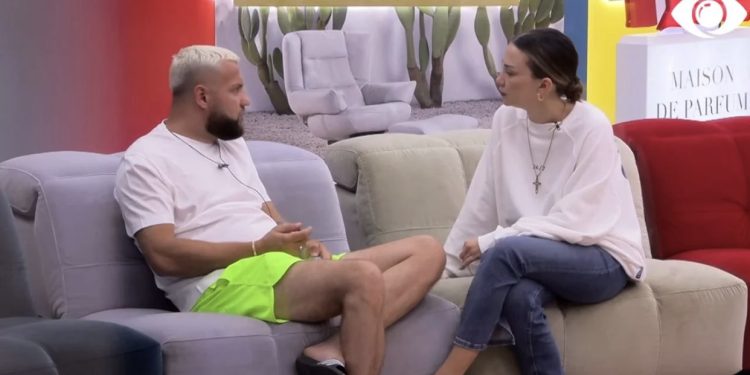 Çfarë po ndodh? Luizi-Kiarës: Po më prish lojën