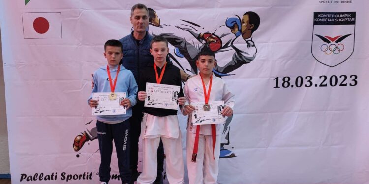 FOTO/ “Bijtë e Shqipes” sërish medalje, kampion kombëtarë me 23 trofe!