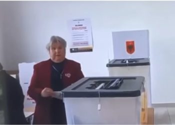 Berisha nxjerr videon: Shikoni manipulimin LIVE para kamerave të votave