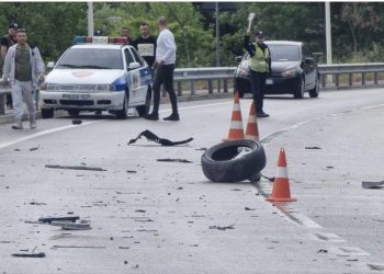 FOTO-VIDEO/ Aksident i frikshëm në aksin Pogradec-Qafë Thanë