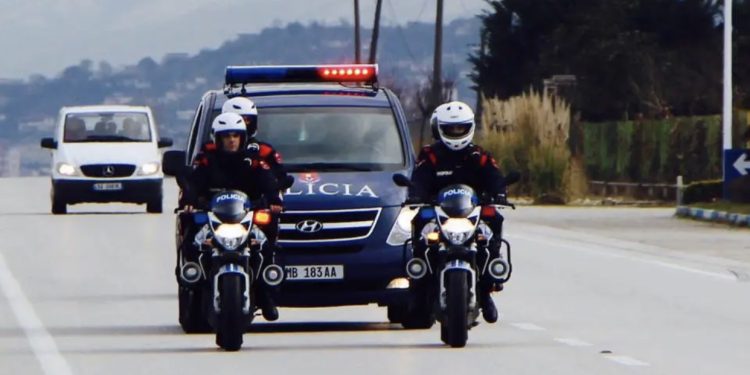 Të shtëna me armë gjatë natës në Pukë, u qëllua nga një “Masserati” në lëvizje