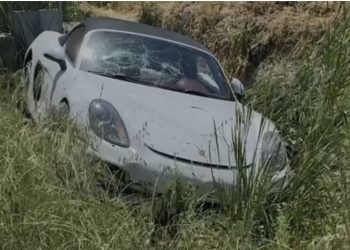 Aksident i rëndë në aksin Shkodër-Lezhë, Porsche përfundon në kanal