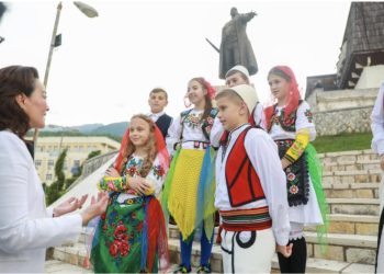 Lamtumira e Yuri Kim! Ambasadorja amerikane viziton Tropojën në përfundim të detyrës së saj në Shqipëri