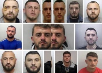 Daily Telegraph: Erdhën me gomone, 80 kriminelë shqiptarë të dënuar në 4 muaj!
