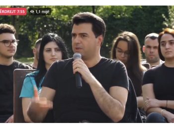 VIDEO/ Lulzim Basha bëhet “i gjallë”, nis takimin me të rinjtë demokratë: Nuk kam ardhur për fushatë