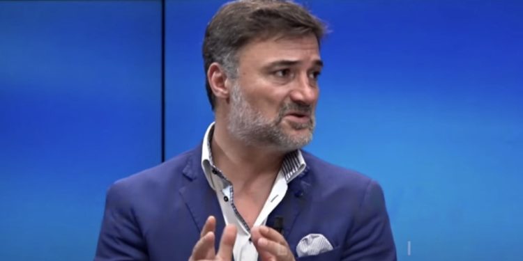 E mban peng Rama me vëllain kriminel? Alibeaj i përgjigjet akuzave të Berishës: Të dala më herët nga goja e Saimir Tahirit dhe Ramës