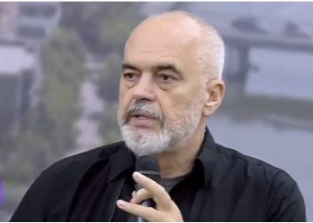 “Receta” e Ramës për opozitën: Duke i braktisur ndihmohet edhe rilindja e së djathtës