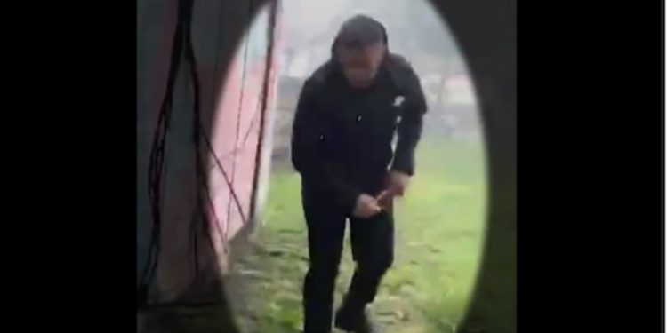 VIDEO/ Serbi filmohet teksa gjuan me armë zjarri drejt policisë kosovare