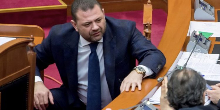 Prapaskenat/ Si i mori Tom Doshi 116 këshilltarë në 14 Maj?