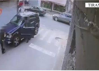 VIDEO-Hajduti vjedh makinën me karrotrec në mes të ditës në Tiranë