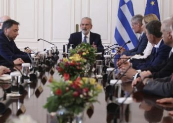 Betohen ministrat e qeverisë së përkohshme në Greqi!