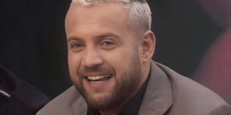 VIDEO-Luizi takohet me gjyshin e Kiarës