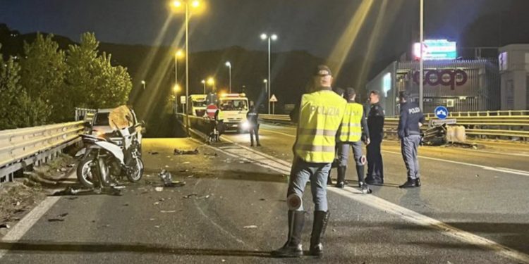 Tjetër tragjedi në Itali, nënë e bir ndërrojnë jetë në aksidentin e rëndë