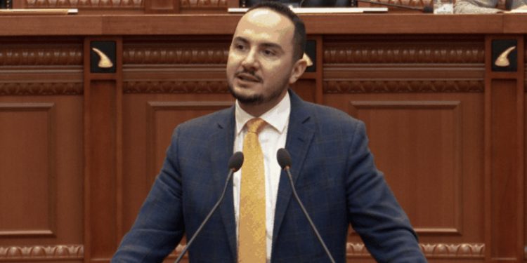 Dorëheqja e Alibeajt, Ervin Salianji bëhet kryetar i Grupit Parlamentar të PD