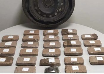 Arrestohet shqiptari dhe e dashura e tij greke në Selanik, në gomën rezervë iu gjetën plot 12 kg heroinë