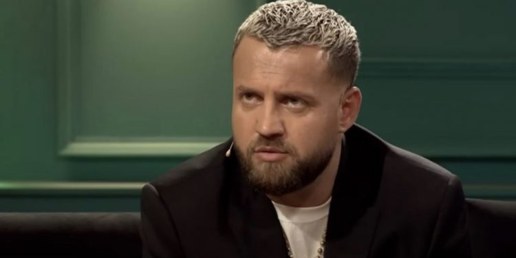 FOTO/ “Nuk ka tentuar të përfitojë”, Luizi prezanton shokun e tij të ngushtë