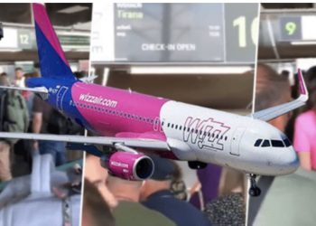 Avioni i “Wizz Air” nuk ulet në Rinas, mban 2 orë në ajër pasagjerët dhe i kthehen sërish në Brindisi