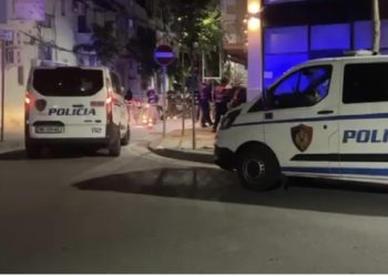 EMRI/ Po pinte kafe me Bardh Spahinë, shoqërohet në polici drejtori i Ujësjellësit në Shkodër