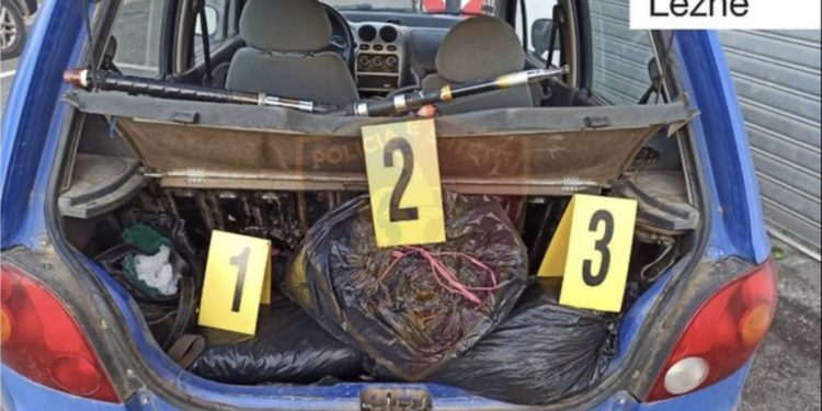 EMRAT/ Po mbyllnin ‘pazarin’ për 11 kg kanabis për ta trafikuar më pas drejt Malit të Zi!