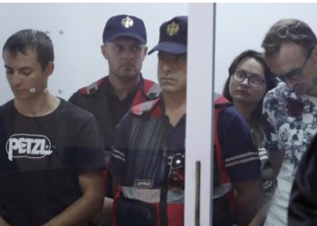 U arrestuan me bujë si spiunë, lirohen dy rusët dhe ukrainasi të kapur në uzinën e Gramshit