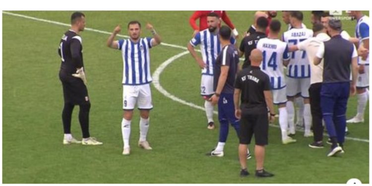 VIDEO/ Barazim drithërimash në Rrogozhinë, Bylisi ndal Tiranën dhe i “dhuron” titullin Partizanit